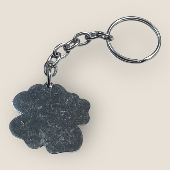 Flower-Shaped Metal Keychain Keyring Green Enamel Silver Metal - Picture 2 of 2